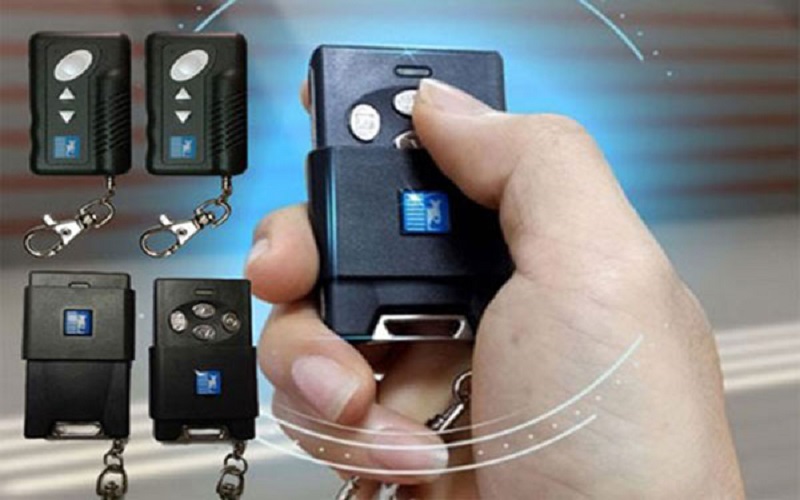 Bấm thử remote, nếu cửa hoạt động theo lệnh điều khiển thì bạn đã cài đặt thành công