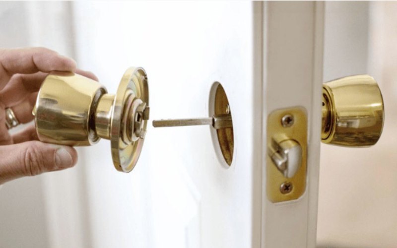 Muốn tháo lắp khóa tay nắm tròn cần am hiểu các bộ phận