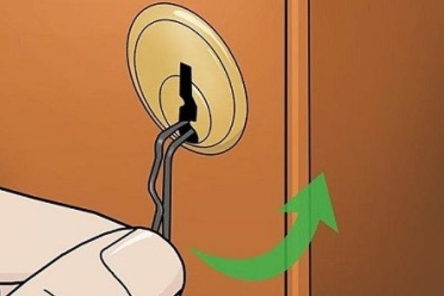 Các bước chi tiết mở tủ khóa bằng tăm kẹp tóc hiệu quả