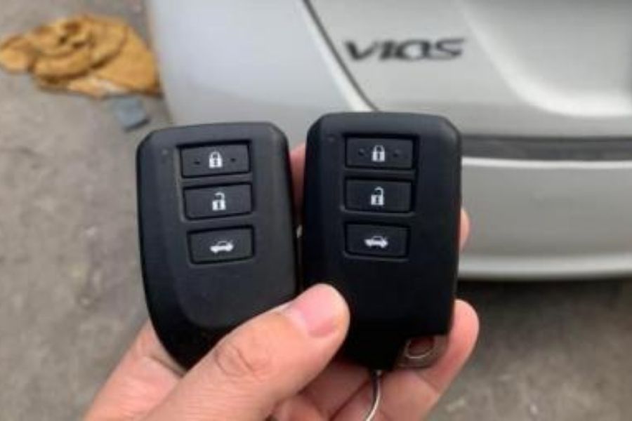 Làm chìa dự phòng ô tô giúp tránh rủi ro khi mất khóa