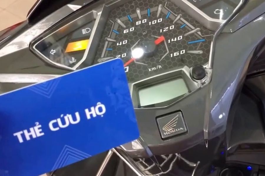 Mở khóa xe SH bằng thẻ cứu hộ tiện lợi nhanh chóng