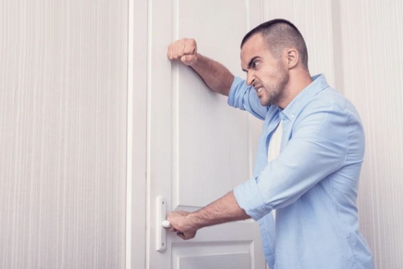 Cửa nhôm bị kẹt do nhiều nguyên nhân gây ra