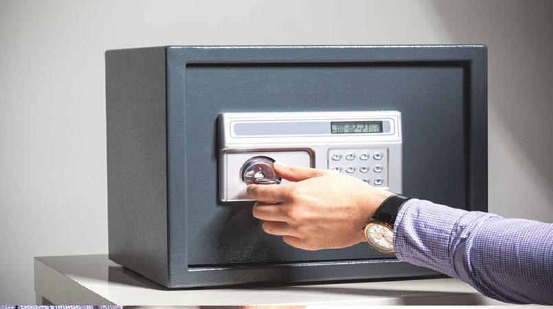 Nên đổi mật khẩu két sắt để đảm bảo an toàn