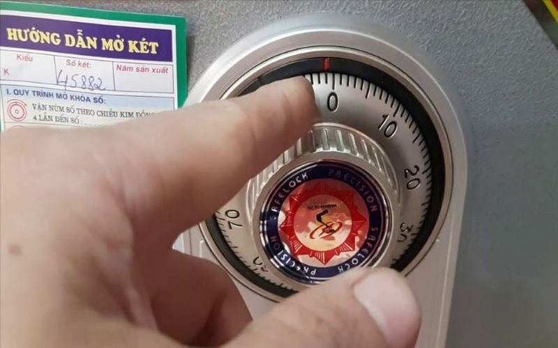 Hướng dẫn cách mở mã số của két sắt Việt Tiệp loại khóa cơ đổi mã