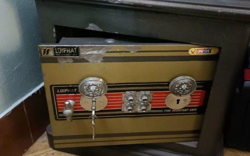 Két sắt Bauche yêu cầu độ chính xác cao nên rất khó mở