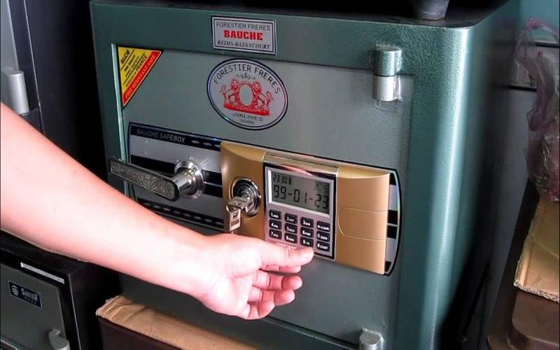 Chọn dịch vụ mở khóa két sắt có giấy phép hợp pháp