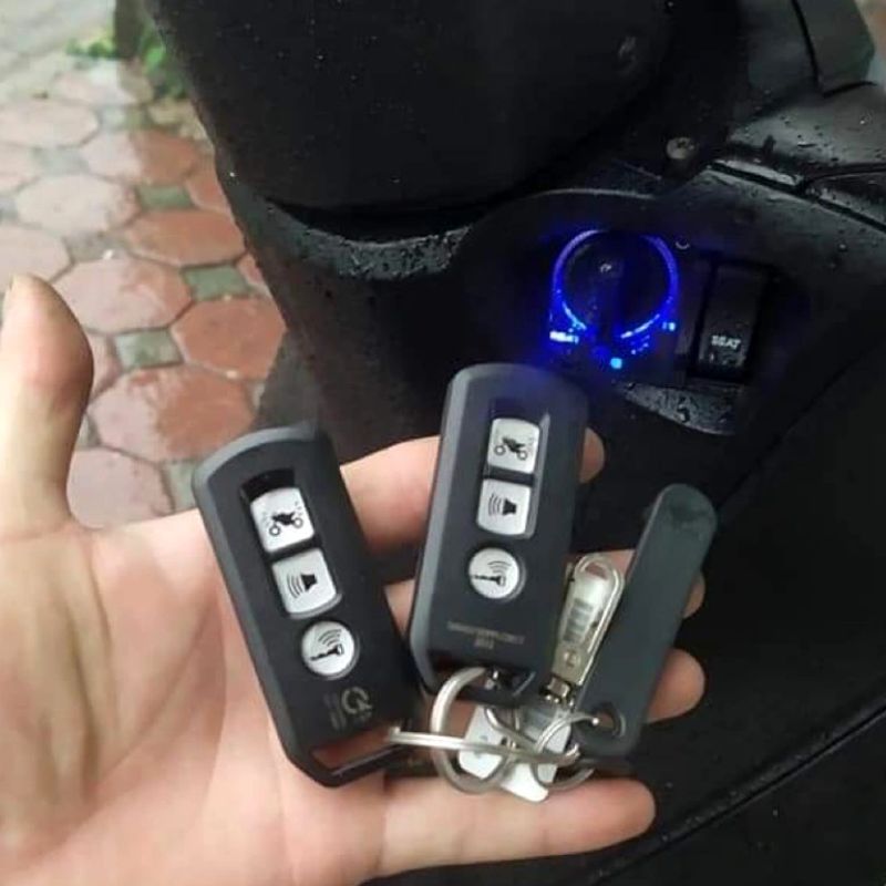 kỹ thuật viên sửa khoá quang trung tay nghề cao, chuyên nghiệp